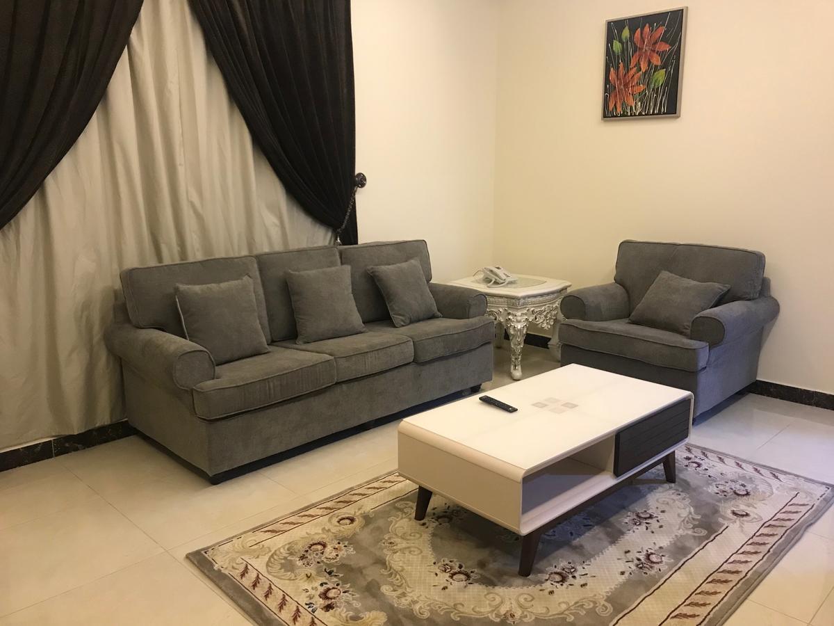 Ashbilia Suites Ал Хубар Екстериор снимка
